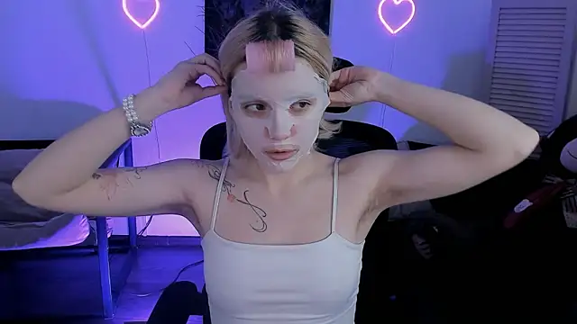 AuroraWrenfield online show from February 2026 04:38:01 AM