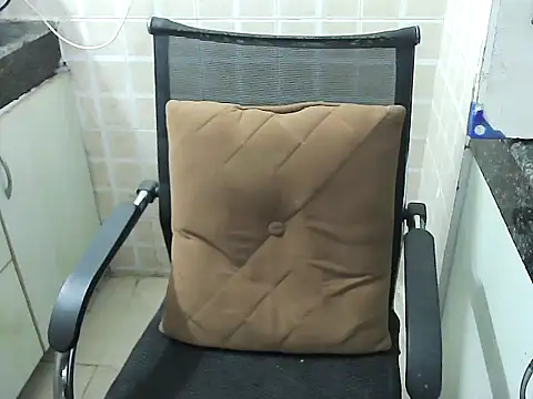 lovepihuu online show from November 2025 05:40:01 AM