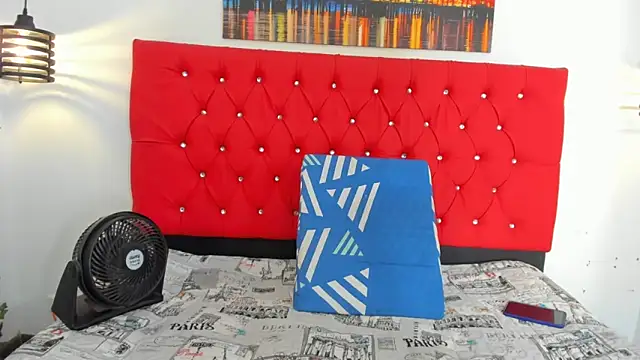 carolinacrus01 online show from November 2025 04:08:02 PM