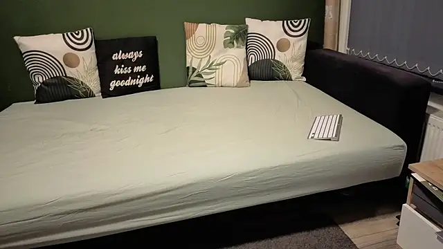 Eveline Beauty Kitty online show from November 2025 06:13:01 PM