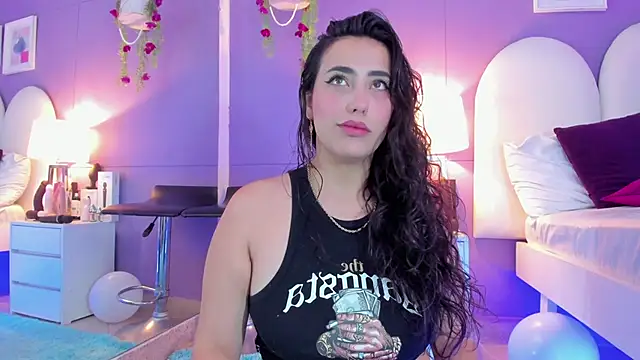 my aleja  online show from October 2025 01:09:02 PM