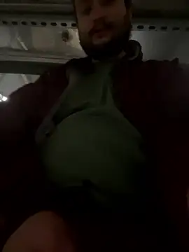 Snapshot of You-father chatting on January 2026 04:23:01 PM You-father online show from January 2026 04:23:01 PM