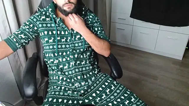 Milo9210 online show from October 2025 08:10:01 PM