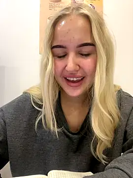 CandyVice online show from December 2025 05:00:01 PM