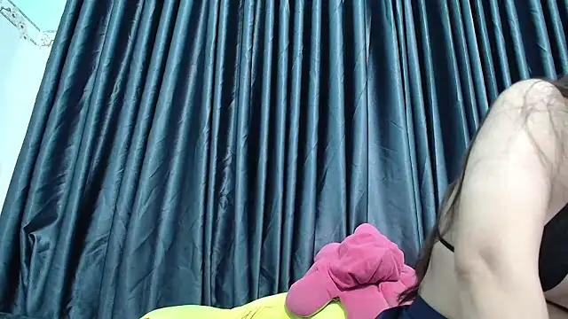 Snapshot of Grass_99 chatting on December 2025 02:18:01 AM Grass 99 online show from December 2025 02:18:01 AM