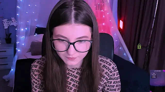 lissa night online show from December 2025 10:22:02 AM