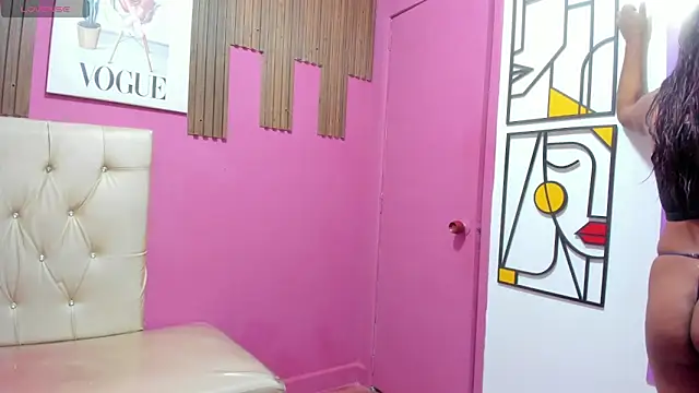 Lucia Spear online show from December 2025 12:44:02 PM