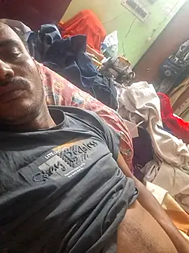 cutecouple1983 online show from November 2025 08:09:01 PM