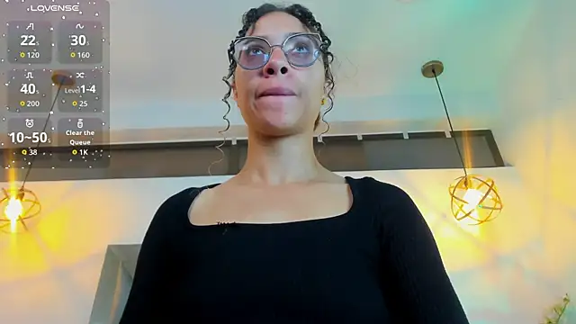 Hanna Cornee  online show from October 2025 01:40:02 PM