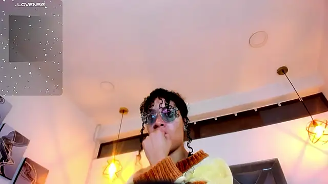 Hanna Cornee  online show from February 2026 01:43:01 PM