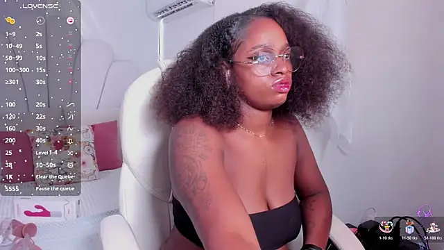 Snapshot of darle_volant chatting on October 2025 09:04:01 PM darle volant online show from October 2025 09:04:01 PM