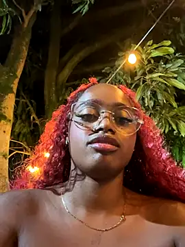 Snapshot of darle_volant chatting on November 2025 11:43:02 PM darle volant online show from November 2025 11:43:02 PM