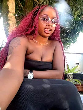 Snapshot of darle_volant chatting on November 2025 04:22:01 PM darle volant online show from November 2025 04:22:01 PM