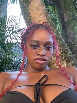 Snapshot of darle_volant chatting on November 2025 10:31:01 PM darle volant online show from November 2025 10:31:01 PM