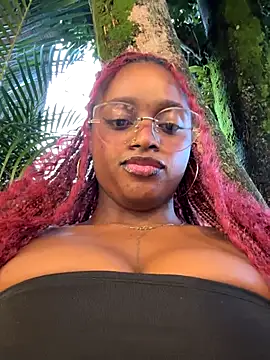 Snapshot of darle_volant chatting on November 2025 10:32:01 PM darle volant online show from November 2025 10:32:01 PM