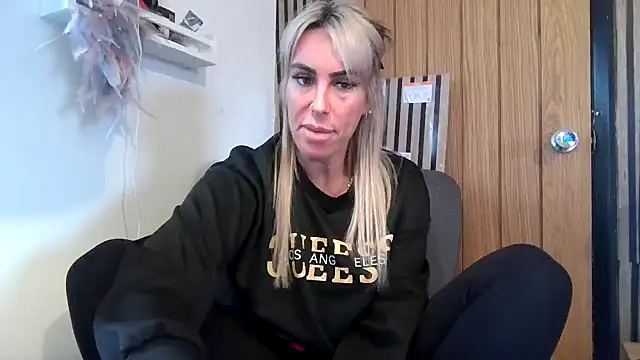 poppyinga1 online show from March 2026 09:37:02 AM