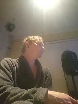 piercingpik online show from April 2026 08:10:01 PM