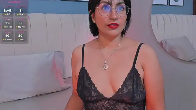naty bush online show from October 2025 08:08:02 PM