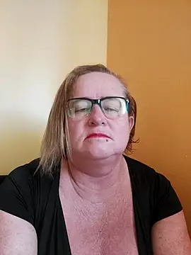 Miss-tetas online show from February 2026 03:05:01 PM