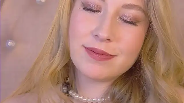 Snapshot of MiaEuphoria_ chatting on October 2025 03:48:02 AM MiaEuphoria online show from October 2025 03:48:02 AM