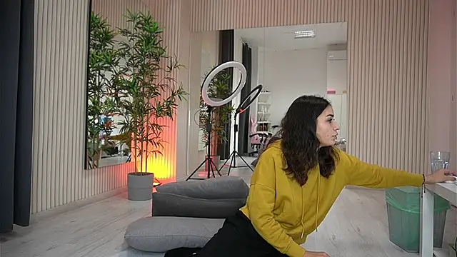 EmmaBlanco online show from September 2025 07:30:02 PM