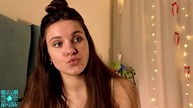 chloemilka online show from February 2026 05:20:02 PM