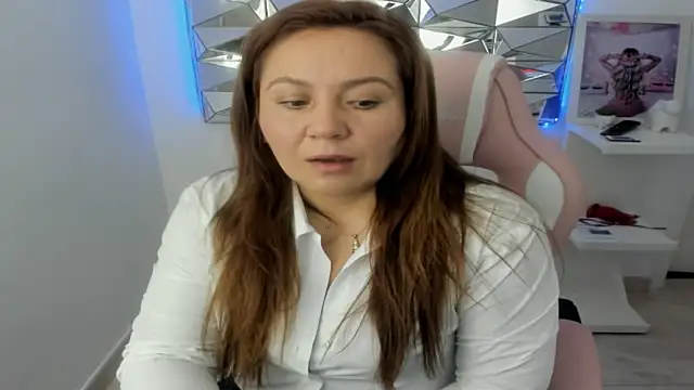 Snapshot of camixxx_m chatting on October 2025 12:38:01 PM camixxx m online show from October 2025 12:38:01 PM