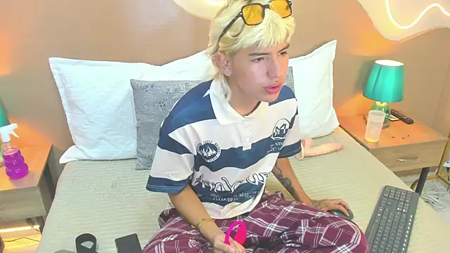 Enrrixxx  online show from January 2026 12:14:02 AM