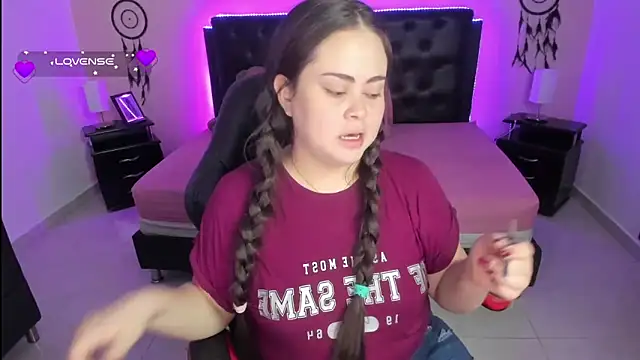 LolaVillalobos online show from October 2025 12:55:02 PM