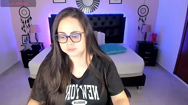 LolaVillalobos online show from July 2026 12:22:02 PM