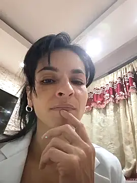Snapshot of karol_rose chatting on October 2025 04:10:01 AM karol rose online show from October 2025 04:10:01 AM