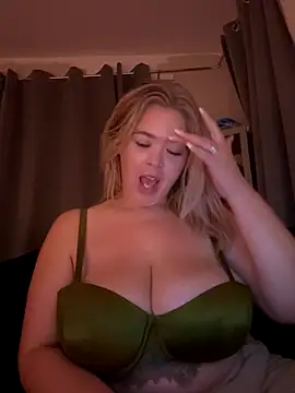 KaylaTrudi online show from September 2025 07:59:01 PM