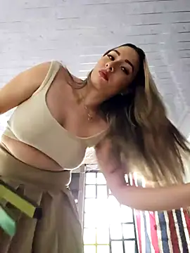 Snapshot of Natasanz chatting on September 2025 08:43:01 PM Natasanz online show from September 2025 08:43:01 PM