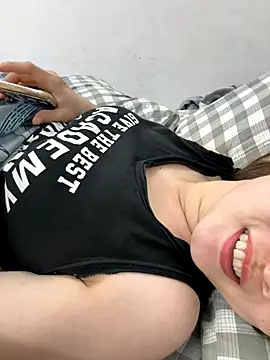 PhuongNhi21 online show from October 2025 01:35:02 PM