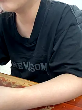 PhuongNhi21 online show from November 2025 01:40:01 PM