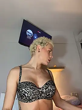 Valeriathonson online show from March 2026 12:02:01 AM