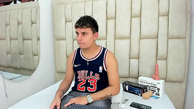 DavilANDkevin2 online show from December 2025 02:28:01 AM