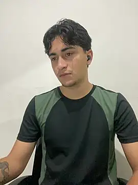 Tavinho067 online show from July 2026 11:07:02 PM