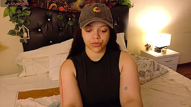 Snapshot of Amanda_sweet chatting on November 2025 01:35:02 PM Amanda sweet online show from November 2025 01:35:02 PM