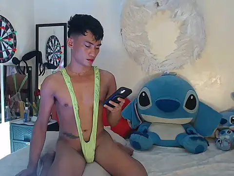 Snapshot of good_boy_in_bed chatting on October 2025 03:44:01 PM good boy in bed online show from October 2025 03:44:01 PM