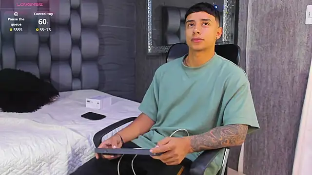 Snapshot of jaze_bradley chatting on November 2025 11:32:01 AM jaze bradley online show from November 2025 11:32:01 AM