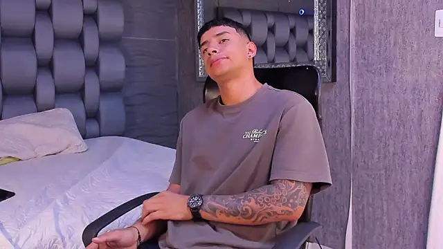 Snapshot of jaze_bradley chatting on November 2025 11:32:01 AM jaze bradley online show from November 2025 11:32:01 AM