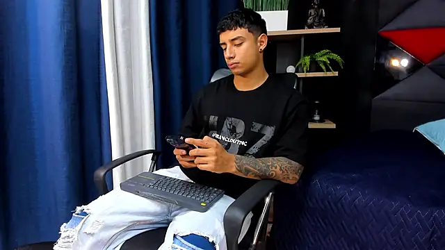 Snapshot of jaze_bradley chatting on November 2025 11:32:02 AM jaze bradley online show from November 2025 11:32:02 AM