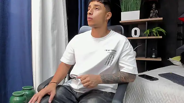 Snapshot of jaze_bradley chatting on December 2025 11:26:02 AM jaze bradley online show from December 2025 11:26:02 AM