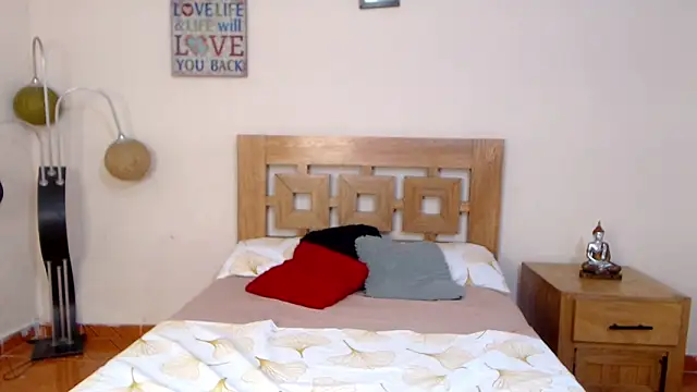 Snapshot of ValeSantoDomingo chatting on October 2025 09:37:02 PM ValeSantoDomingo online show from October 2025 09:37:02 PM