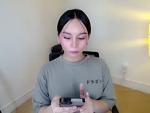 holly tabby online show from January 2026 10:58:02 PM