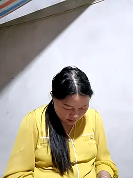 yoowwmr online show from October 2025 01:17:01 PM