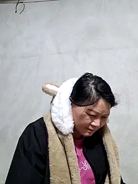 yoowwmr online show from November 2025 03:47:01 PM