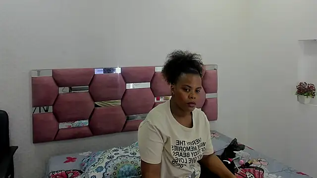 Snapshot of MiiaSmith__ chatting on October 2025 08:28:01 PM MiiaSmith online show from October 2025 08:28:01 PM