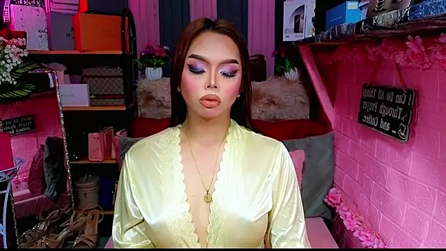 MoniqueCeleste online show from November 2025 03:49:02 AM